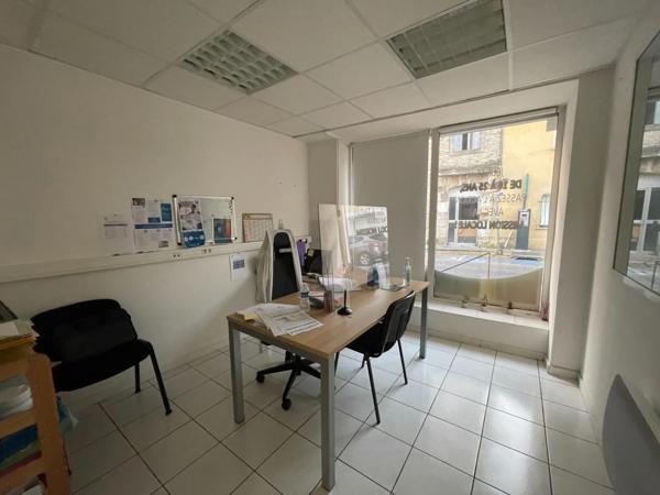 LOCAL BUREAU D'ACTIVITÉ 185 M2 LUNEL CENTRE