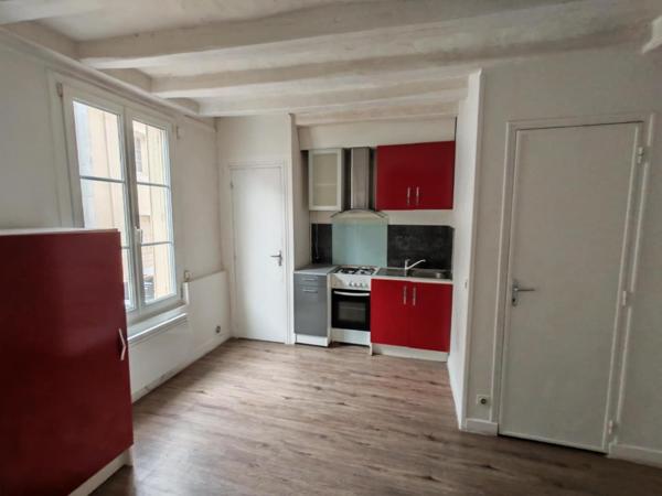 Maison à SABLE-SUR-SARTHE, 72300 - 3 pièces 50m²