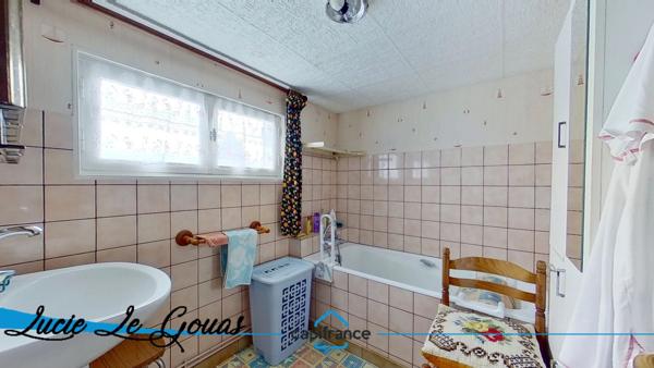 Maison de 220m² avec garage et jardin