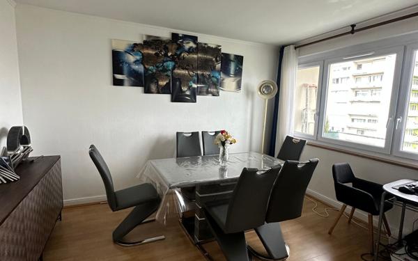 Appartement à vendre    4 pièces • 75,02 m2 Ris-Orangis