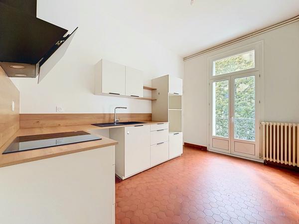 BERGERAC CENTRE – Superbe appartement de standing de 110 m² - Type 4 - avec balcon