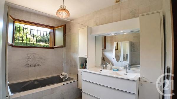 Maison à vendre  5 pièces - 139,25 m 2   VOGLANS  - 73
