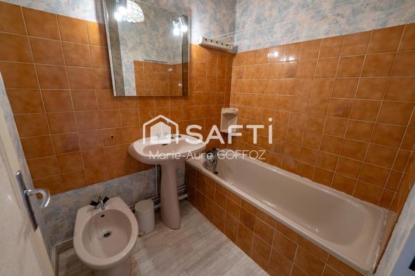 Cadre privilégié pour cet appartement fonctionnel !