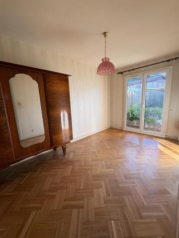 Maison mitoyenne au fort potentiel