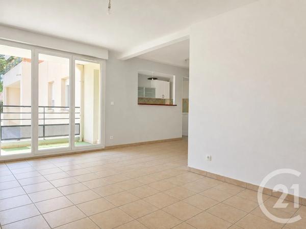 Appartement F3 à vendre  3 pièces - 72 m 2   CARPENTRAS  - 84
