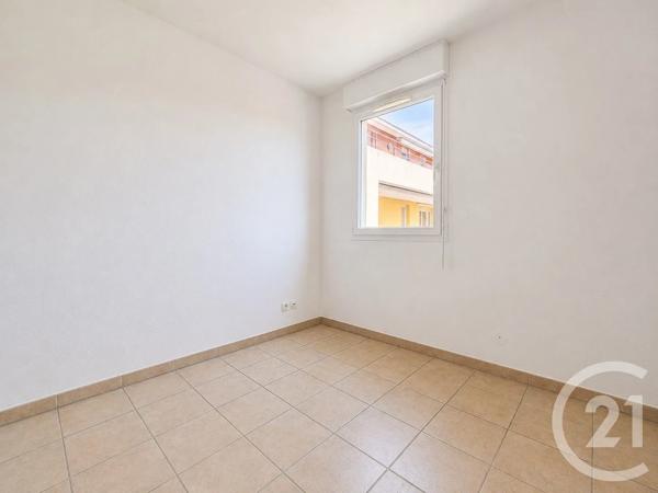 Appartement F3 à vendre  3 pièces - 72 m 2   CARPENTRAS  - 84
