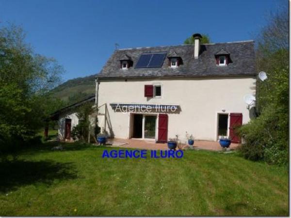 Maison - Proximite oloron-sainte-marie - Réf.:205023 PROXIMITE OLORON - BELLE FERME RENOVEE AU CALME SUR PLUS DE 7 HA DE TERRES LIBRES (BOIS) AVEC HANGAR, GRANGE ET GARAGE - (FORTE BAISSE DE PRIX)