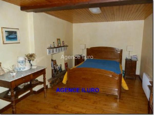 Maison - Proximite oloron-sainte-marie - Réf.:205023 PROXIMITE OLORON - BELLE FERME RENOVEE AU CALME SUR PLUS DE 7 HA DE TERRES LIBRES (BOIS) AVEC HANGAR, GRANGE ET GARAGE - (FORTE BAISSE DE PRIX)
