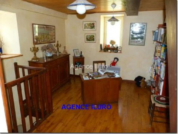 Maison - Proximite oloron-sainte-marie - Réf.:205023 PROXIMITE OLORON - BELLE FERME RENOVEE AU CALME SUR PLUS DE 7 HA DE TERRES LIBRES (BOIS) AVEC HANGAR, GRANGE ET GARAGE - (FORTE BAISSE DE PRIX)