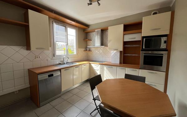 Maison à vendre    4 pièces • 215 m2 Reims