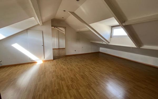 Maison à vendre    4 pièces • 215 m2 Reims