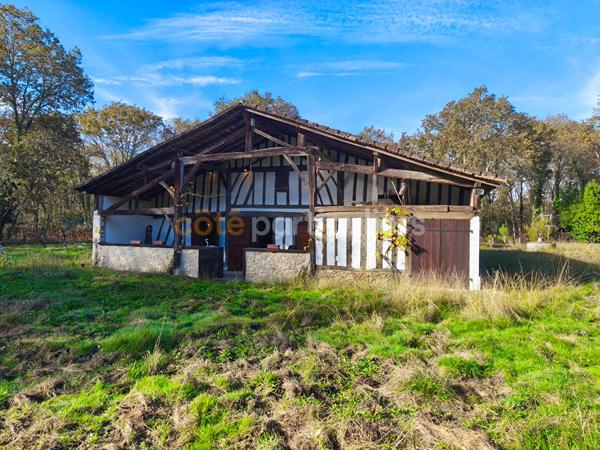 Vente
                Maison140 m² - 5 Pièces -
                    Mont de Marsan (40000)