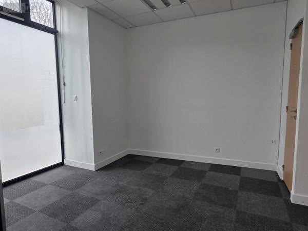 Location - Fonds et/ou murs commerciaux Château-Gontier-sur-Mayenne 53200 105 m 2 55 m 2