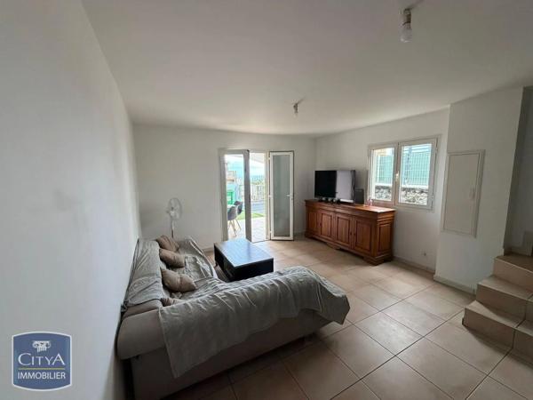 Maison à louer 3 pièces 76.22m² Saint-Pierre (97410)