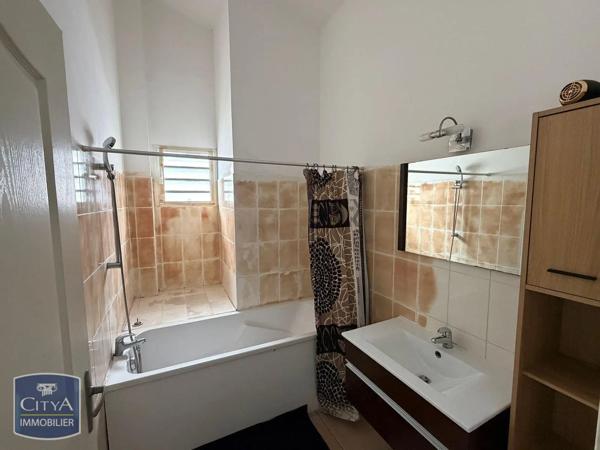 Maison à louer 3 pièces 76.22m² Saint-Pierre (97410)