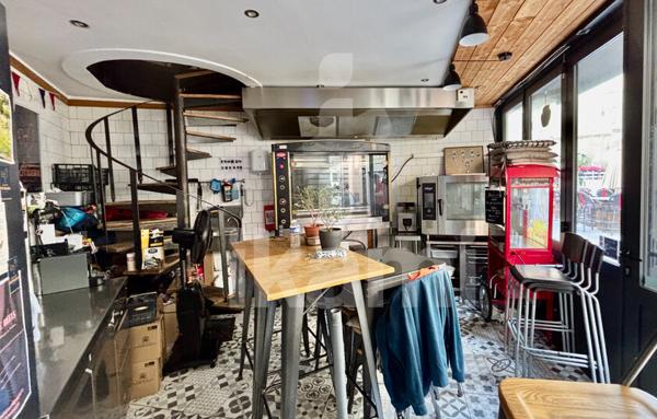 IMMEUBLE À USAGE COMMERCIAL 55 M2 - LOUÉ - CENTRE