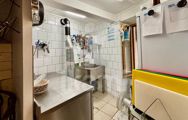 IMMEUBLE À USAGE COMMERCIAL 55 M2 - LOUÉ - CENTRE