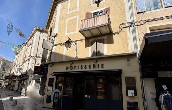 IMMEUBLE À USAGE COMMERCIAL 55 M2 - LOUÉ - CENTRE