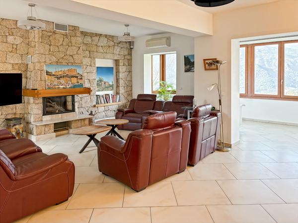 À VENDRE -Propriété de caractère 326 m² - Sainte-Lucie-de-Tallano