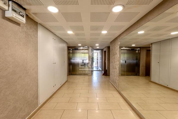Appartement 3 pièces duplex 76 m² avec terrasse, double garage et parking privé