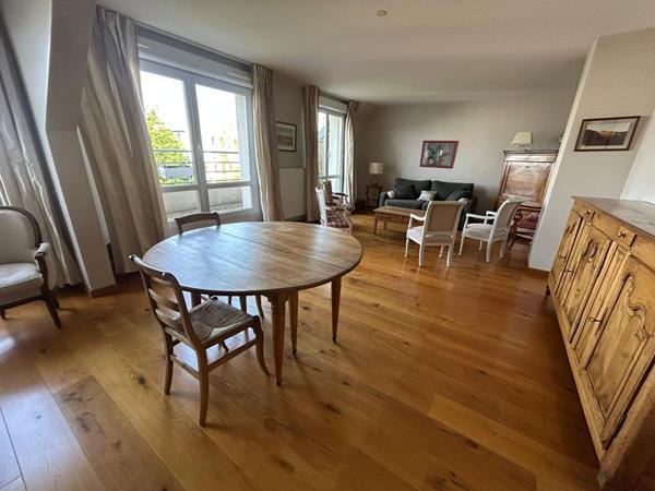 Appartement 5 pièces en dernier étage à vendre - Saint Quentin Centre