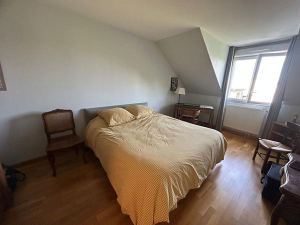 Appartement 5 pièces en dernier étage à vendre - Saint Quentin Centre