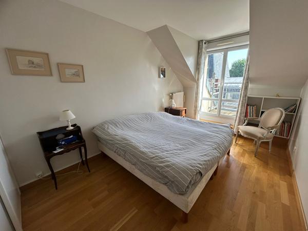 Appartement 5 pièces en dernier étage à vendre - Saint Quentin Centre
