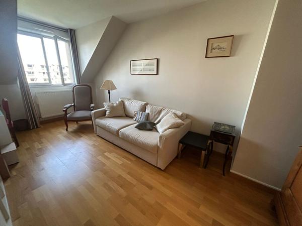 Appartement 5 pièces en dernier étage à vendre - Saint Quentin Centre