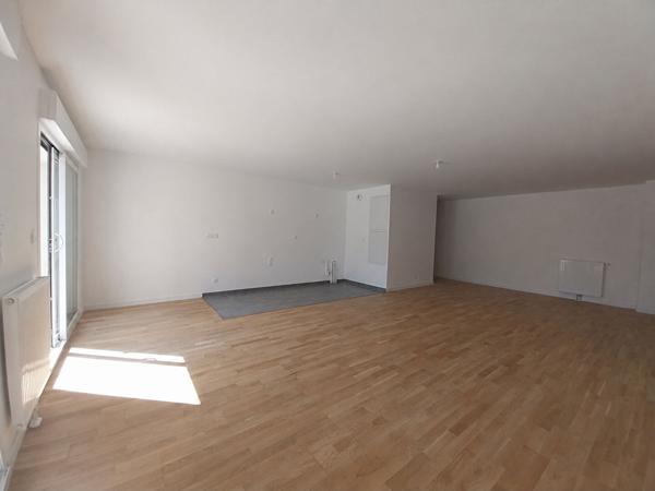 Appartement La Riche 6 pièce(s) 108 m2