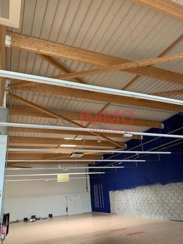 Location / Local Commercial à Bessines (79000)