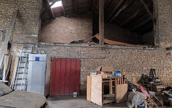 Maison à vendre    3 pièces •  Courçon