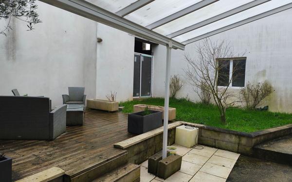 Maison à vendre    3 pièces •  Courçon