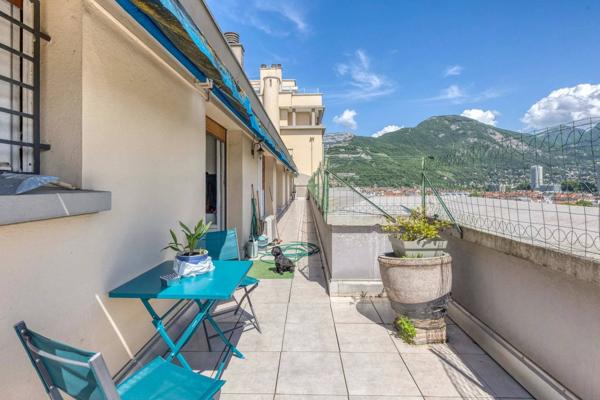 En dernier étage, une terrasse sur les Alpes !