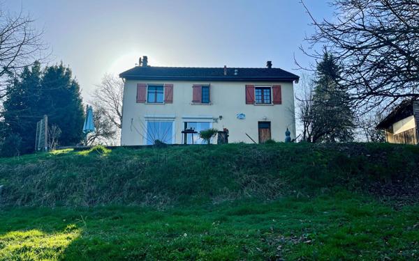 Maison à vendre    5 pièces •  Eyjeaux