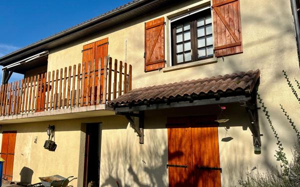 Maison à vendre    5 pièces •  Eyjeaux