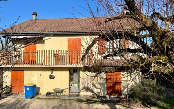 Maison à vendre    5 pièces •  Eyjeaux