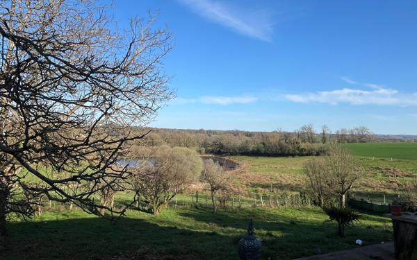 Maison à vendre    5 pièces •  Eyjeaux