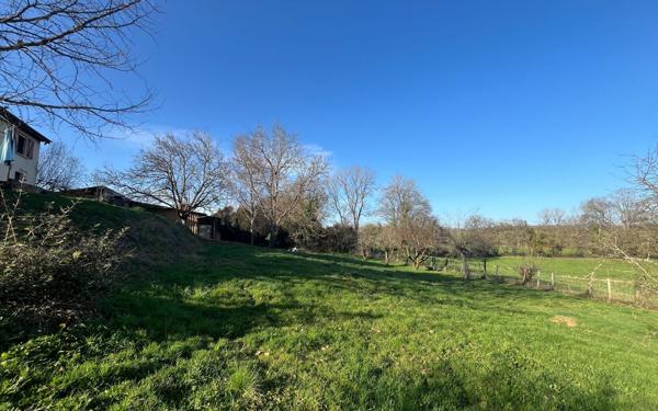 Maison à vendre    5 pièces •  Eyjeaux