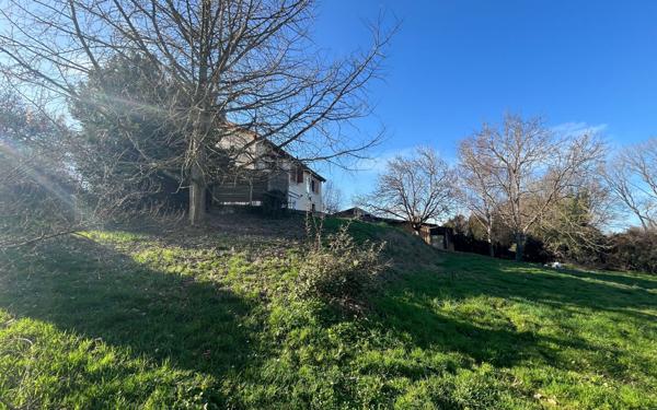 Maison à vendre    5 pièces •  Eyjeaux