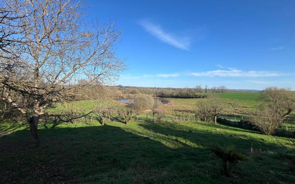 Maison à vendre    5 pièces •  Eyjeaux