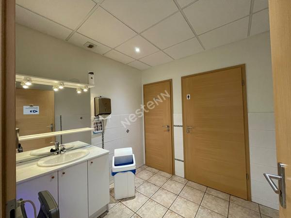 Entrepôt + bureaux 800m² Zone Europort