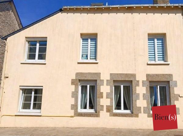 Maison mitoyenne 1 côté Commer Mayenne