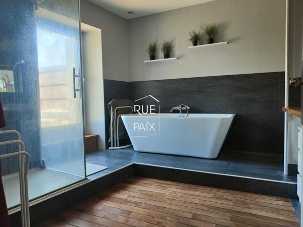 86230 SAINT GERVAIS LES TROIS CLOCHERS Maison Saint Gervais Les Trois Clochers 304.50 m2