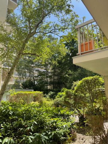 Bois de Vincennes,, Paris 12, 2 pièces avec son entrée indépendante sur jardin