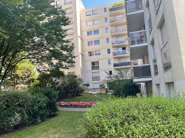 Bois de Vincennes,, Paris 12, 2 pièces avec son entrée indépendante sur jardin