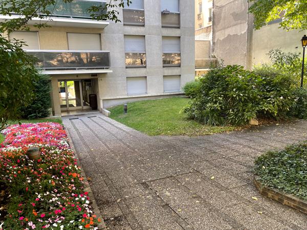 Bois de Vincennes,, Paris 12, 2 pièces avec son entrée indépendante sur jardin