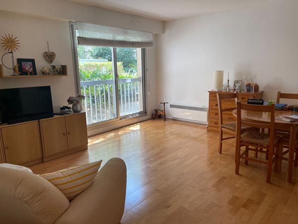 Bois de Vincennes,, Paris 12, 2 pièces avec son entrée indépendante sur jardin