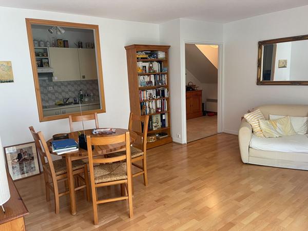 Bois de Vincennes,, Paris 12, 2 pièces avec son entrée indépendante sur jardin