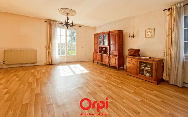 Maison à vendre    5 pièces •  Domérat