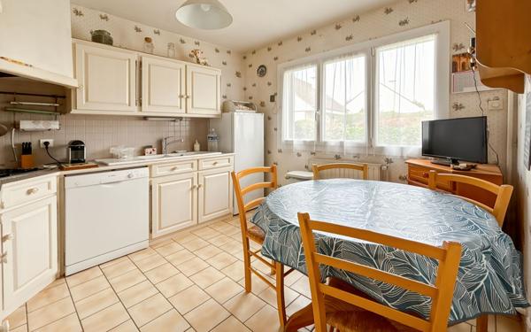 Maison à vendre    5 pièces •  Les Essarts-le-Roi